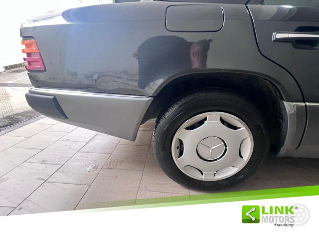 MERCEDES-BENZ E 200 usata 13