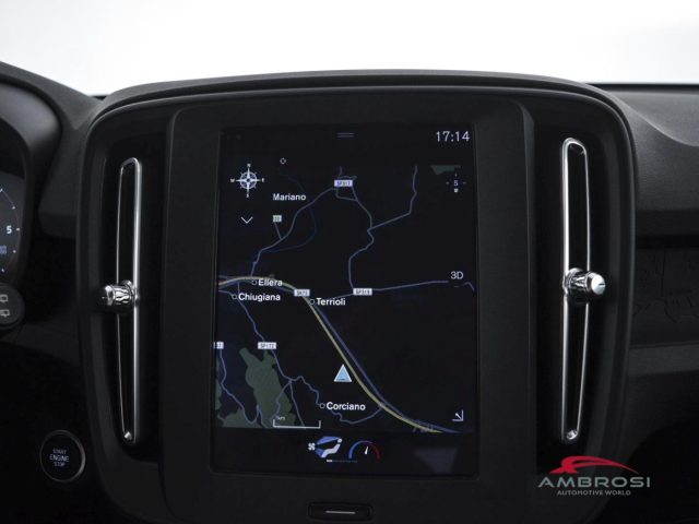 VOLVO XC40 usata 13