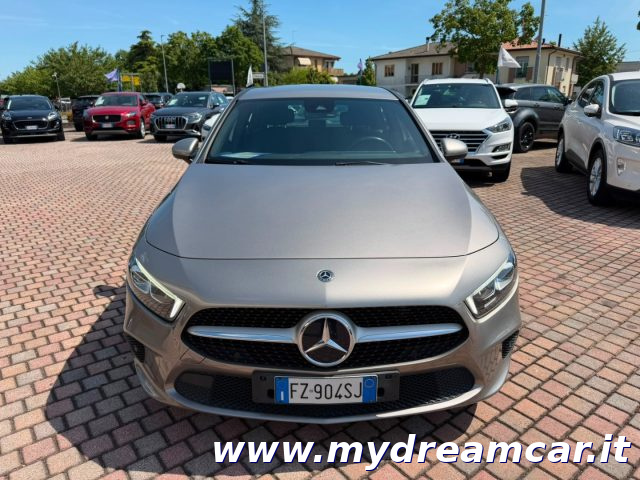 MERCEDES-BENZ A 180 usata, con Fari LED