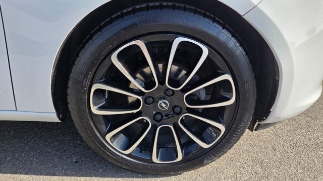 OPEL Adam usata, con Controllo automatico clima