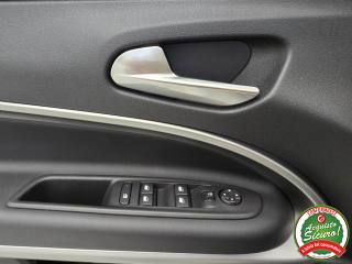 JEEP Avenger usata, con USB