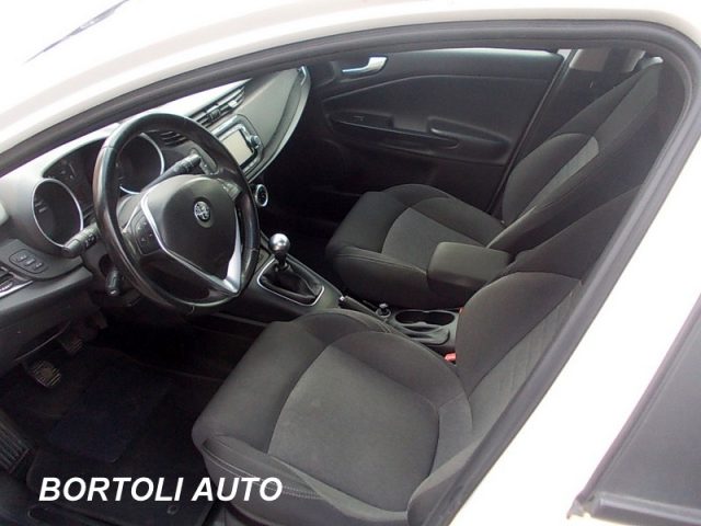 ALFA ROMEO Giulietta usata, con Autoradio