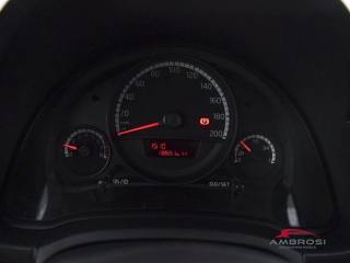 VOLKSWAGEN up! usata 12