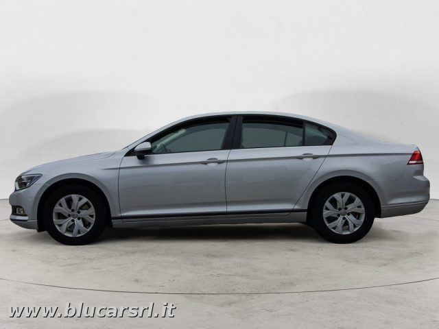 VOLKSWAGEN Passat usata, con Airbag laterali