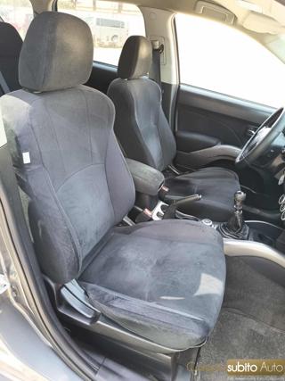 MITSUBISHI Outlander usata 26