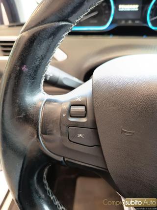 PEUGEOT 2008 usata, con Sedile posteriore sdoppiato