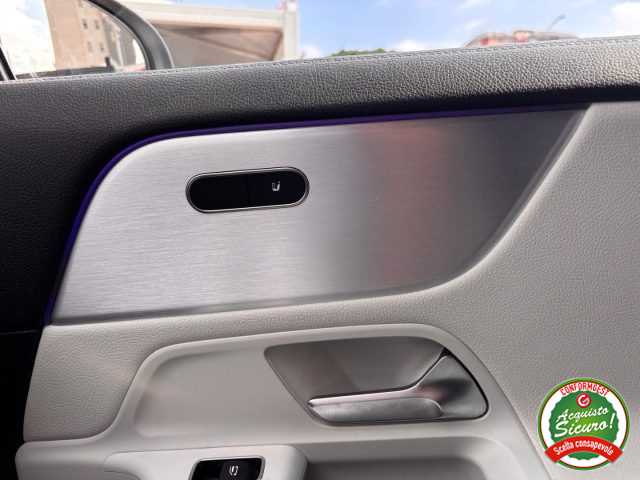 MERCEDES-BENZ GLA 200 usata, con Touch screen