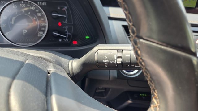 LEXUS UX 250h usata, con Touch screen