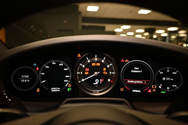 PORSCHE 992 usata 51