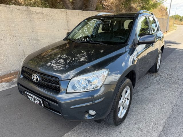 TOYOTA RAV 4 usata, con Airbag laterali