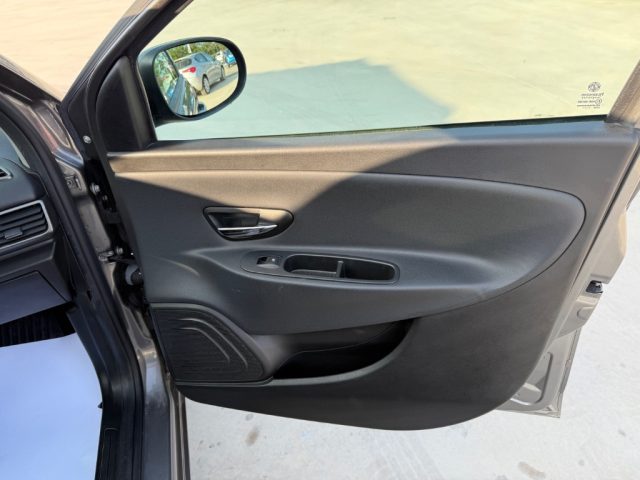 LANCIA Ypsilon usata 28