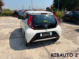 TOYOTA Aygo usata, con Frenata d