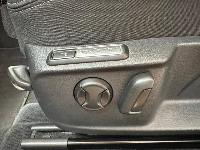 VOLKSWAGEN Passat usata, con Fendinebbia
