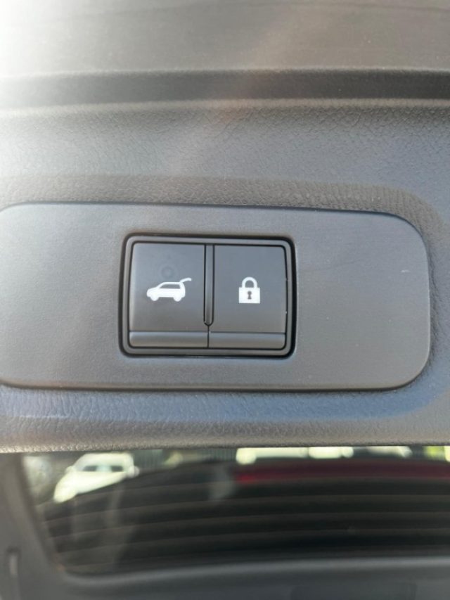 NISSAN Qashqai usata, con Controllo elettronico della corsia