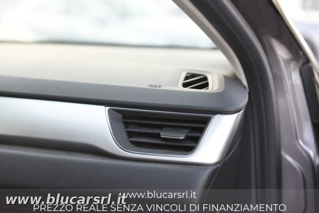 RENAULT Captur usata, con Bracciolo