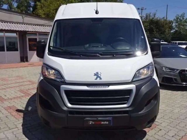 PEUGEOT Boxer usata, con Airbag