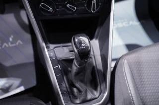 VOLKSWAGEN Taigo usata, con Autoradio digitale