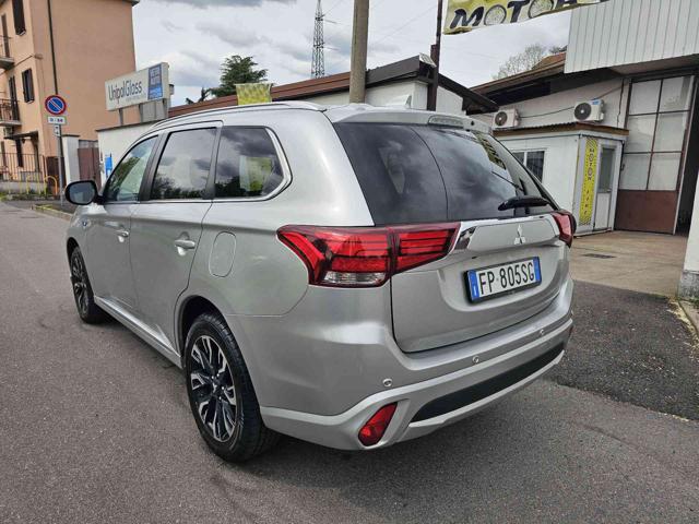 MITSUBISHI Outlander usata, con Airbag laterali