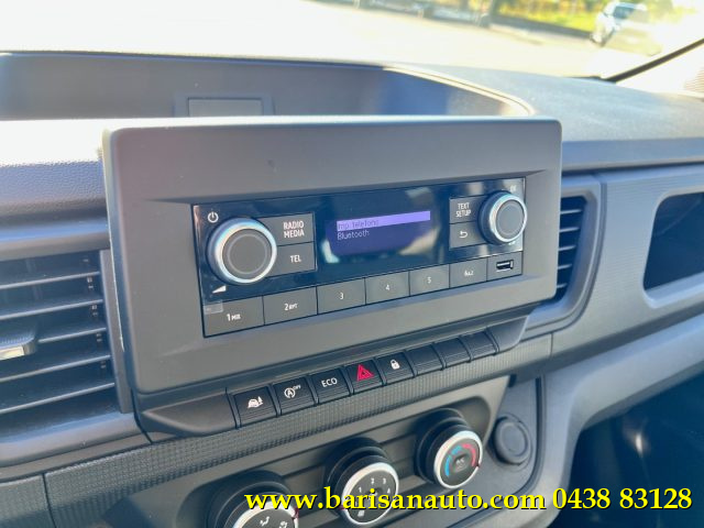 RENAULT Trafic usata, con USB