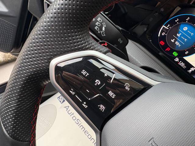 VOLKSWAGEN Golf usata, con Touch screen