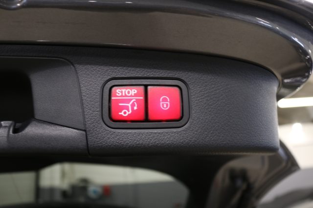 MERCEDES-BENZ GLA 200 usata, con Autoradio digitale