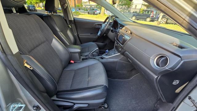 TOYOTA Auris Touring Sports usata, con Park Distance Control