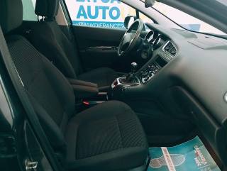 PEUGEOT 5008 usata, con Isofix