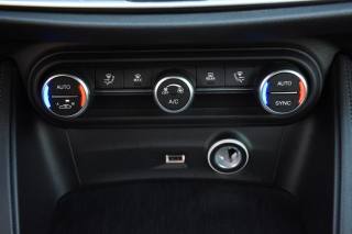 ALFA ROMEO Stelvio usata, con Volante in pelle