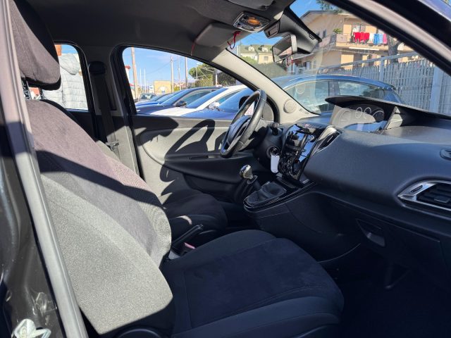 LANCIA Ypsilon usata, con Lettore CD