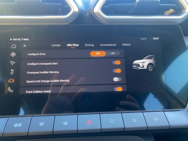 MG ZS usata, con Specchietti laterali elettrici
