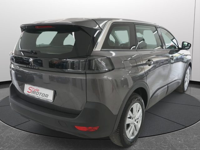 PEUGEOT 5008 usata, con Airbag