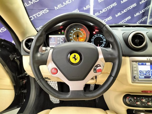 FERRARI California usata, con Specchietti laterali elettrici