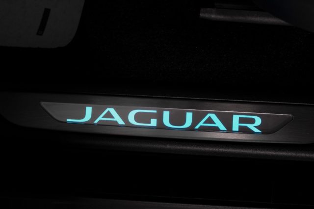 JAGUAR E-Pace usata, con Interni in pelle