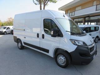 PEUGEOT Boxer usata, con Airbag