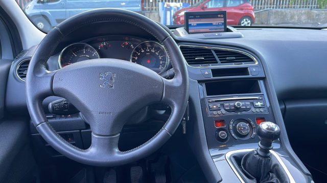 PEUGEOT 5008 usata, con Controllo automatico clima