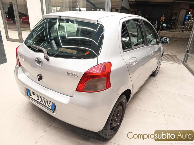 TOYOTA Yaris usata, con Alzacristalli elettrici