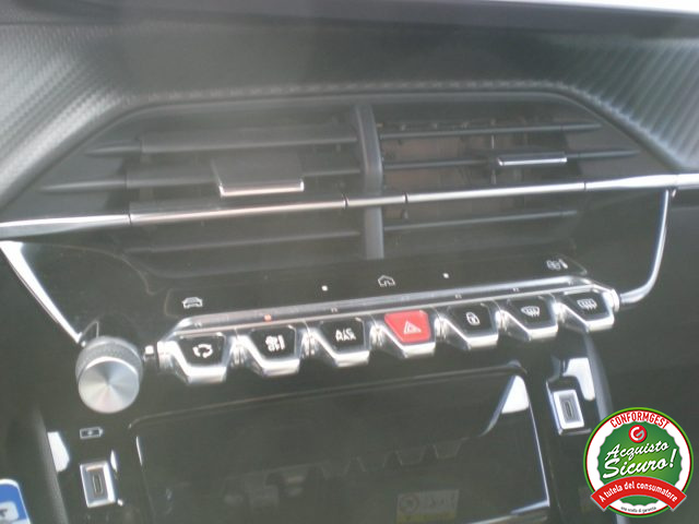 PEUGEOT 2008 usata, con Specchietti laterali elettrici