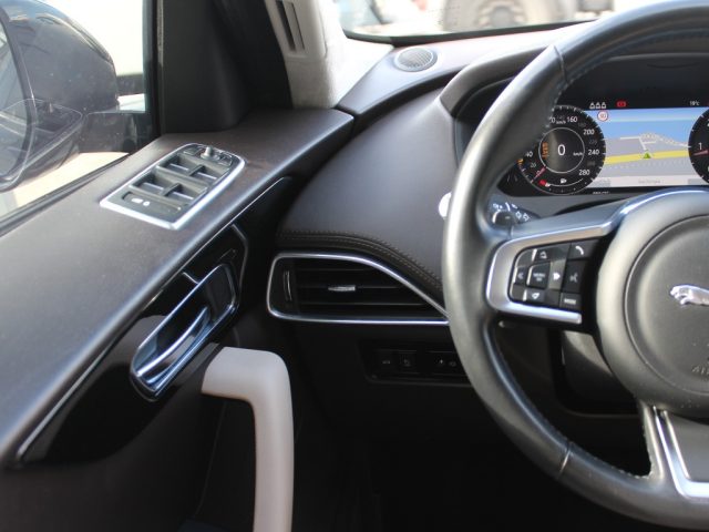 JAGUAR F-Pace usata, con Sedili riscaldati