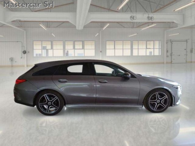 MERCEDES-BENZ CLA 180 usata, con MP3