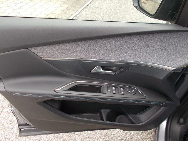 PEUGEOT 3008 usata, con Servosterzo