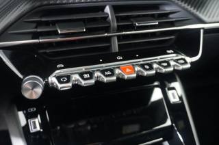 PEUGEOT 2008 usata, con Touch screen