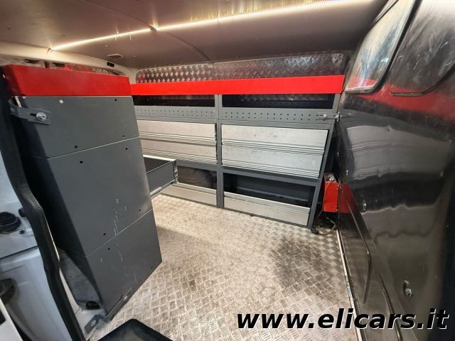VOLKSWAGEN Transporter usata, con Bracciolo