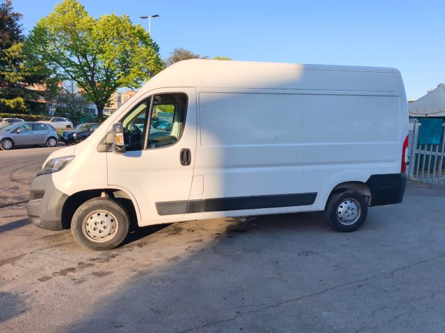 PEUGEOT Boxer usata, con Autoradio
