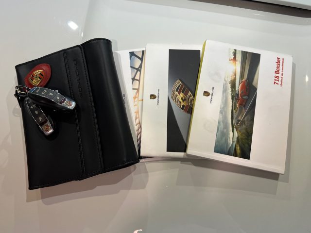 PORSCHE Boxster usata, con Touch screen