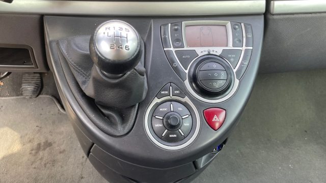 PEUGEOT 807 usata 11