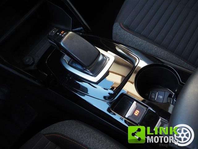 PEUGEOT 2008 usata, con Sedile posteriore sdoppiato