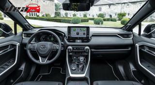 TOYOTA RAV 4 MY23 usata, con Airbag laterali