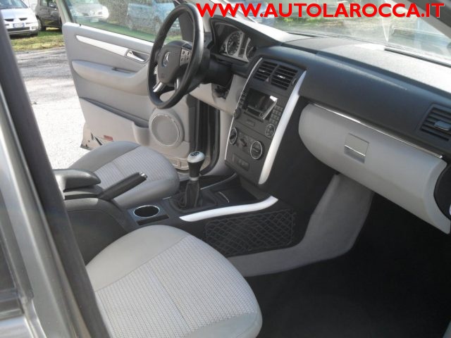 MERCEDES-BENZ B 180 usata, con Controllo trazione