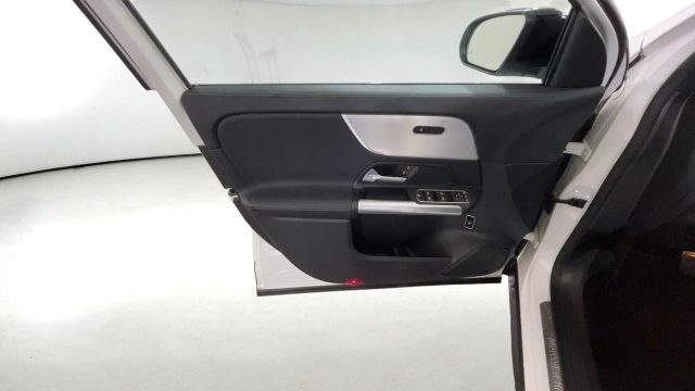 MERCEDES-BENZ GLA 200 usata, con Filtro antiparticolato