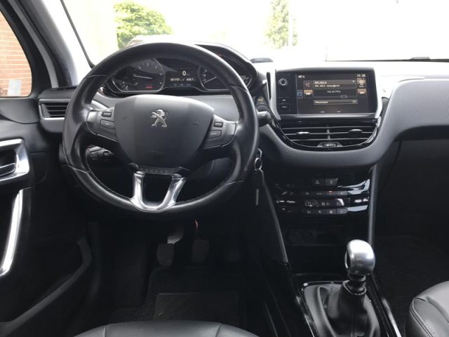 PEUGEOT 2008 usata, con Cruise Control